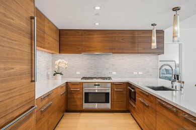 Pacific Gate unit 2206, San Diego, CA 92101 - photo 6