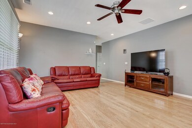 21 Londonberry Dr, Holmdel, NJ 07733 - photo 7