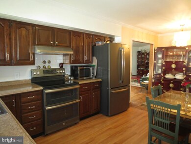 13203 Vandalia Dr, Rockville, MD 20853 - photo 6