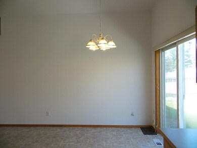 717 E Tara Lee Ave, Medical Lake, WA 99022 - photo 6