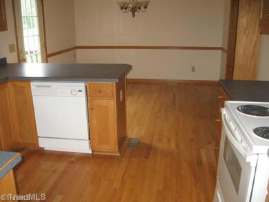 4143 Oak Grove, Asheboro, NC 27205 - photo 4