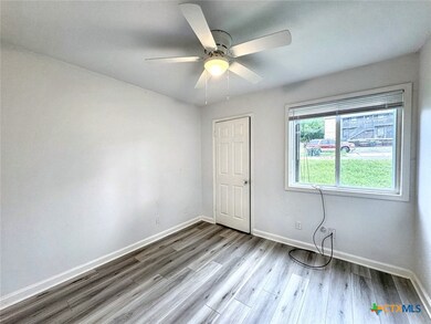 608 Bracewood Cir unit B, San Marcos, TX 78666 - photo 3