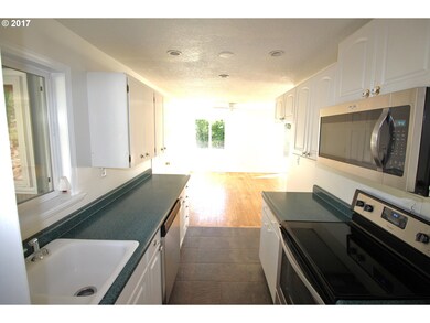 1875 Hemlock St, West Linn, OR 97068 - photo 6