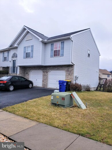 6 Tulpehocken Ct, Womelsdorf, PA 19567 - photo 2