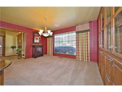 Dining Room. Large Formal Dining Room with built i
