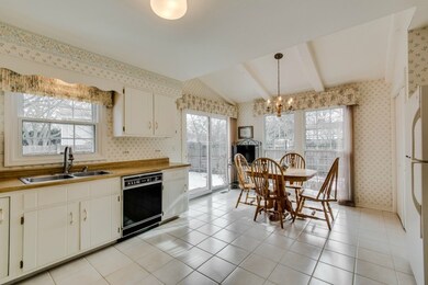 1952 Phaeton Ct, Naperville, IL 60565 - photo 5