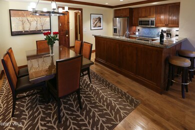 timbers_dining_kitchen