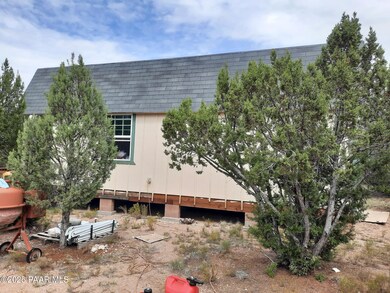 34343 W Chippewa Ln, Seligman, AZ 86337 - photo 3