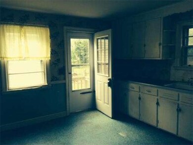 32 Humboldt St, Waltham, MA 02452 - photo 4