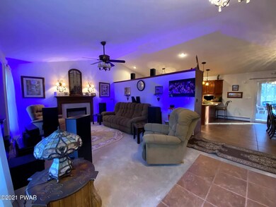 810 E Spur Ct, Hawley, PA 18428 - photo 5