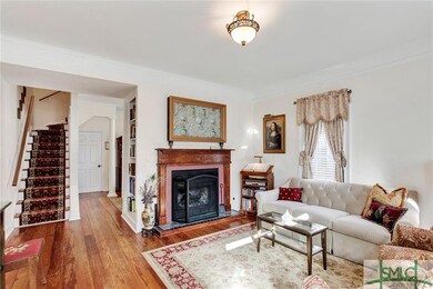 Convenient location steps to Forsyth Park.