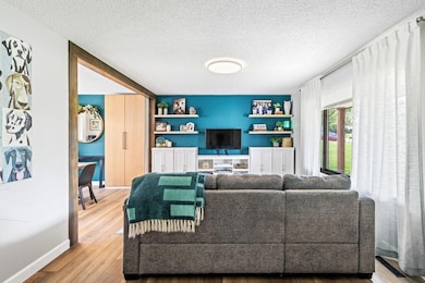 334 Schyler Way-4.jpg-SMALL