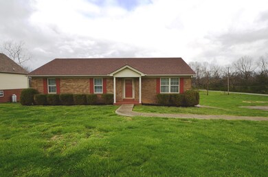841 E Lexington St, Harrodsburg, KY 40330 - photo 2
