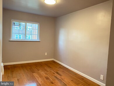 1207 Macarthur Dr, Camden, NJ 08104 - photo 6
