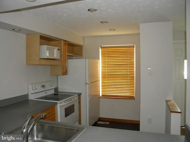 7932 Henslowe Ct, Pasadena, MD 21122 - photo 4