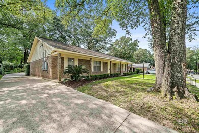 2308 Lantern Ln W, Mobile, AL 36693 - photo 2