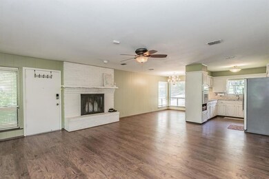 12620 Deeds Ct, Azle, TX 76020 - photo 4