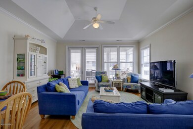 14 E Greensboro St Unit B-large-020-18-0