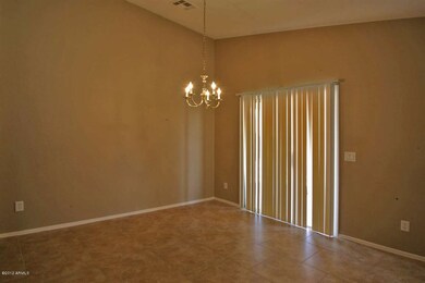 05 - Dining Area