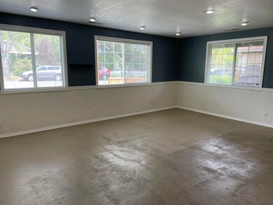 1315 SW Isham St, Grants Pass, OR 97526 - photo 6