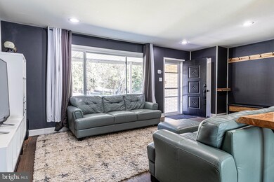 204 Bells Lake Rd, Blackwood, NJ 08012 - photo 2