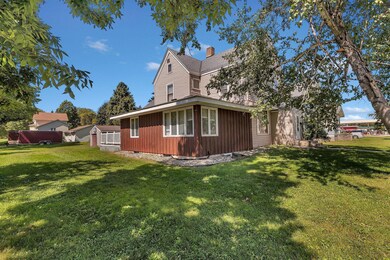 322 10th St SW, Willmar, MN 56201 - photo 3