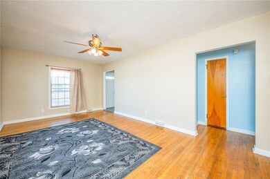 2212 56th St, Des Moines, IA 50310 - photo 6