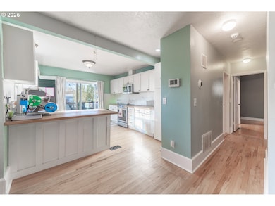 745 16th St NE, Salem, OR 97301 - photo 5