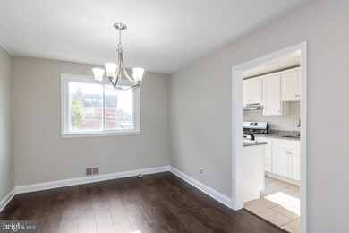 7704 Hillsway Ave, Parkville, MD 21234 - photo 4