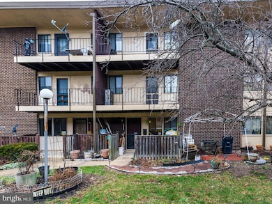 3926 Stone Gate Dr unit C, Suitland, MD 20746 - photo 4