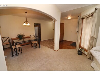 725 SW 25th St, Troutdale, OR 97060 - photo 6