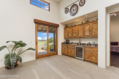 008_Living Room