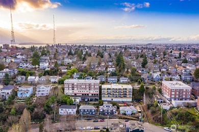 1809 5th Ave N, Seattle, WA 98109 - photo 4