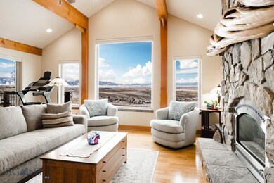 Mountain, Valley Floor & River Views!