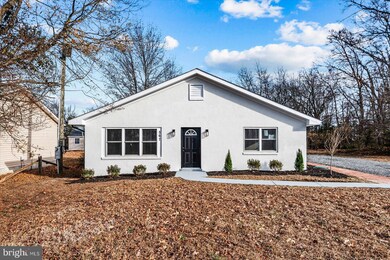 567 Mattox Ave, Colonial Beach, VA 22443 - photo 2