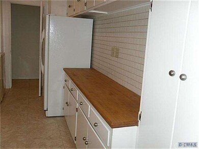 Kitchen, refrigerator included