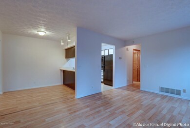 Kitchen/Dining Area