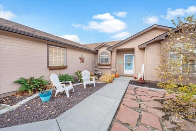 839 N Echohawk Way, Eagle, ID 83616 - photo 3