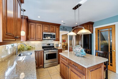 4 Andrew St Howell NJ 07731-large-020-21
