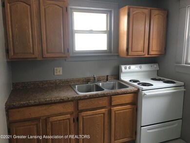 1821 Linval St, Lansing, MI 48910 - photo 3