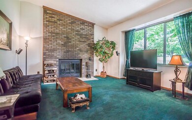 379 Hardman Dr, Howell, MI 48843 - photo 3