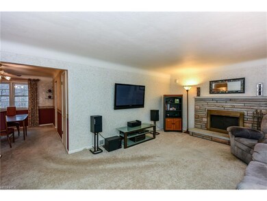 Open floor plan between living room and dining roo