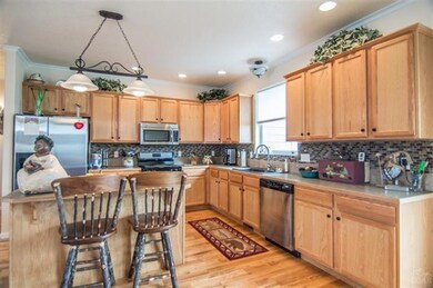 1619 NW Hemlock Ave, Redmond, OR 97756 - photo 5