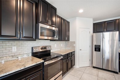 14233 Poke Ridge Dr, Riverview, FL 33579 - photo 3