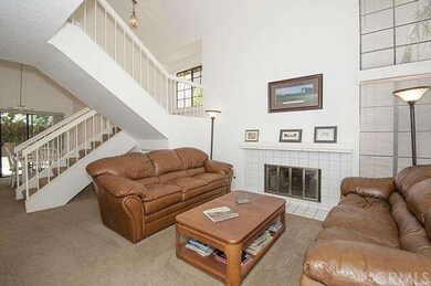 Tall ceilings, lots of windows and plenty of natur