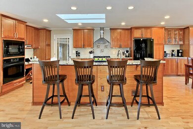 12225 Folkstone Dr, Herndon, VA 20171 - photo 6