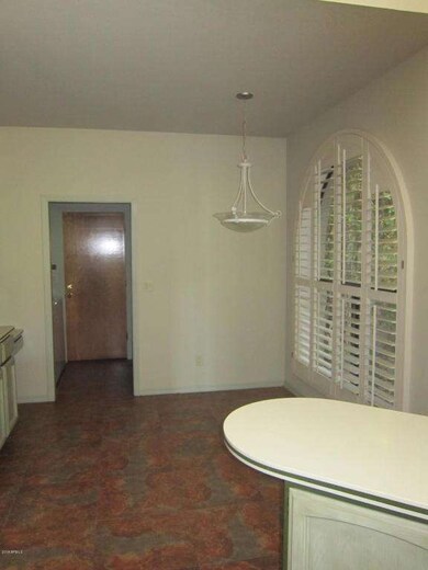 Kitchen breakfast area