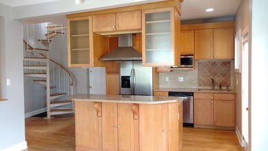 118 Trowbridge St unit 7, Cambridge, MA 02138 - photo 5