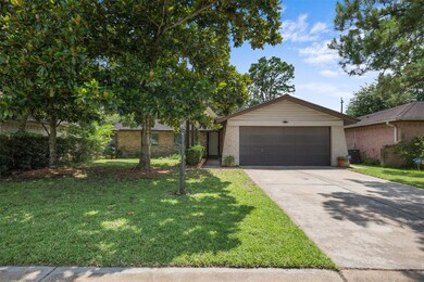 16430 Barcelona Dr, Friendswood, TX 77546 - photo 3