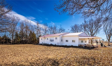 19317 Ks Highway 152 N A, Lacygne, KS 66040 - photo 2